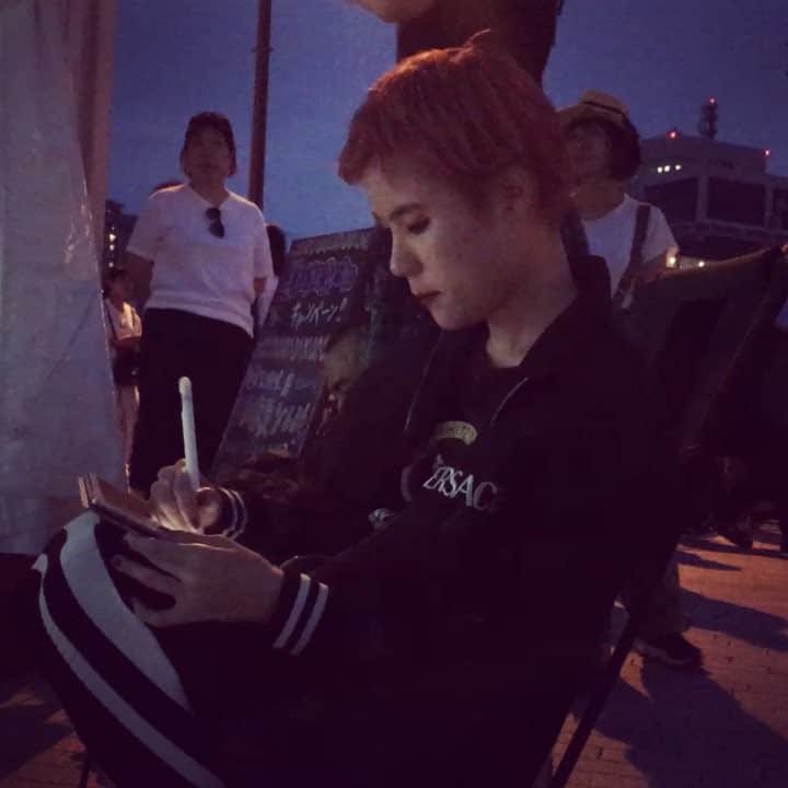 栄田祥子のインスタグラム：「@keeeee_1220 ちゃんのライブペイント🧞‍♀️ソレルのスニーカーめっちゃ軽くてぴたっとフィットする感じ！欲しい！  #ogawakeiko #Ree #sorel #春夏ソレル」