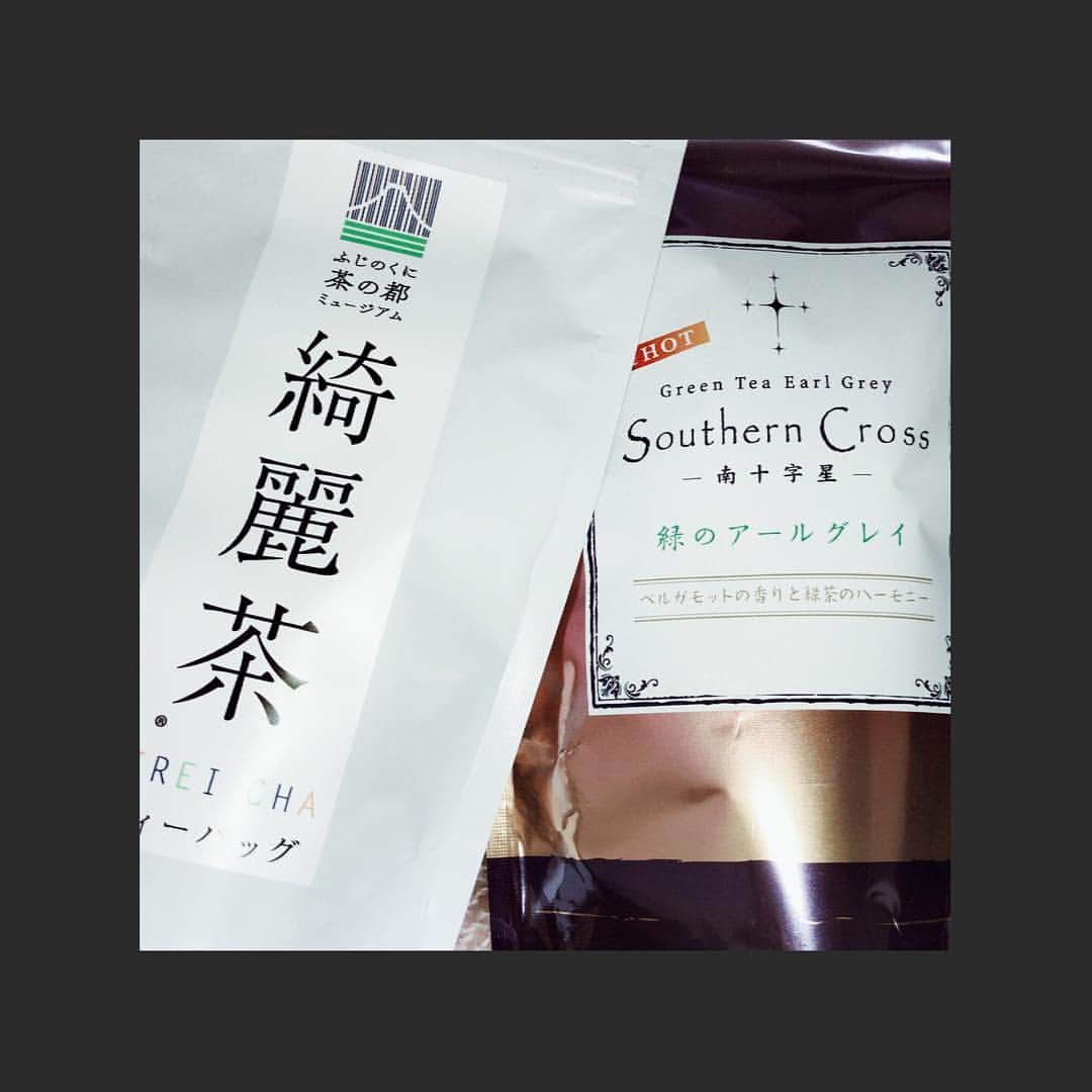 ぽむぽむユウリのインスタグラム：「おおおよく分かってんな〜ってものを頂いたありがとう🙏🙏🙏🙏 綺麗茶は静岡のお茶でもちろん美味しかったんだけど緑のアールグレイがめちゃめちゃ好きだった！！！！ハマる！ ベルガモットの香りが鼻から抜ける感じが最高でした◎」
