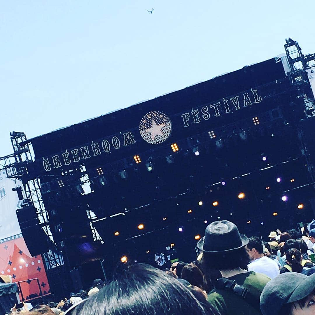 shinさんのインスタグラム写真 - (shinInstagram)「アジカン最高 ツアー行きたい ・ ・ ・ ・ ・ #greenroom #festival #asiankungfugeneration #アジカン #手嶌葵 #サンボマスター #thebaberainbow #水曜日のカンパネラ #大橋トリオ #ua #sublimewithrome」5月28日 0時08分 - shinshin624