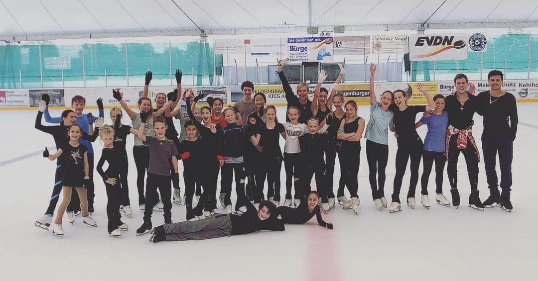 ニキータ・カツァラポフのインスタグラム：「It was a great experience for me!!! I was happy to share my knowledge with u guys! Good luck and stay strong!!! 💪🏼💪🏼💪🏼 🇨🇭 Special thanks to @lindavantroyen @_sergio_r_ and @aprokudina」