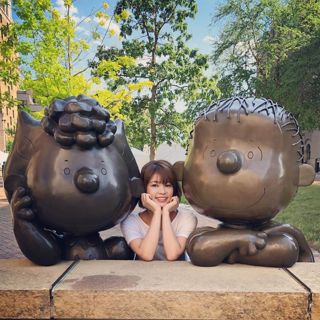 池田彩さんのインスタグラム写真 - (池田彩Instagram)「ピーナッツのキャラクターの銅像と📷🥜 #minneapolis #peanuts #snoopy #character #ミネアポリス #スヌーピー #photo」5月28日 8時53分 - aya_ikeda_official