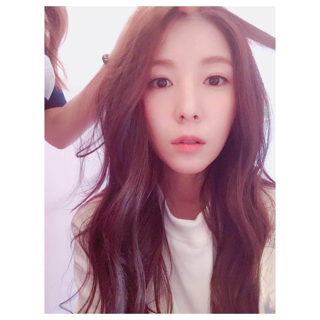 BoAのインスタグラム：「졸리다요🙈🙈」