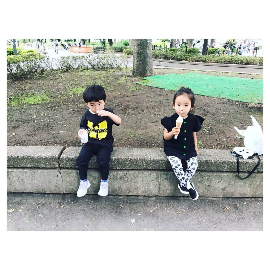 二ノ宮和佳子のインスタグラム：「週末は、 @reika.h.b 家族と遊びに遊んだよー あー楽しかった♡ありがと  #EITOandLAYLA #ほんと仲良し #ツインズみたい♡」