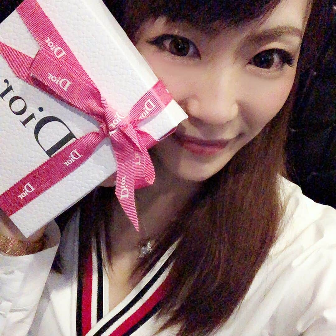 広瀬奈々美さんのインスタグラム写真 - (広瀬奈々美Instagram)「大好きなラブ（@ai_sayama0108）と久しぶりにご飯行ったらまさかのサプライズ！ホントにありがとう♡  #HBD #2周年 #ありがとう #感謝 #幸せ #1番付き合い長い #大事な人  #休日 #化粧薄い」5月28日 13時19分 - nanami_hirose