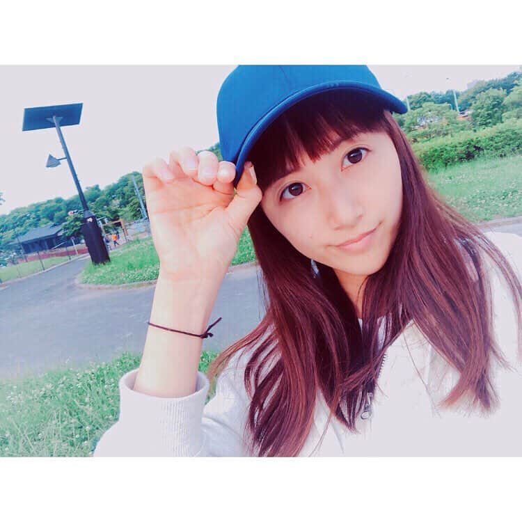 hirokoのインスタグラム：「ひょいっ！#yay #✌️#🧢 #最近 #準備体操 #して #ます #🏃‍♀️ #💖」