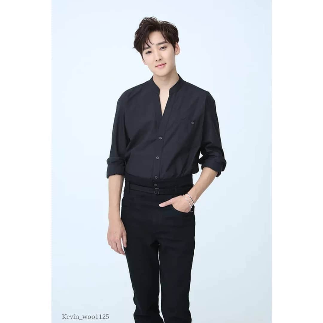 ケビン・ウーさんのインスタグラム写真 - (ケビン・ウーInstagram)「— OK guys TT leave me alone cuz I wanna die enteymeyndymmhf Mr.Woo what did you think about ? I leave my fans to be for a year then come and KILL them ALL ! My heart :"""" . . . ʚ 180528 | Kevin's Official site update ɞ . . . #KevinWoo #WooSungHyun #Kevin #케빈 #EliKim #KimKyungJae #ShinSooHyun #SooHyun #Kiseop #LeeKiseop #Seop #Hoon #YeoHoonMin # #Jun #JunYoung #LeeJunYoung #UKISS #유키스 #키스미 #KPOP #Kpopboys #kpopboyband #KloverforKevin . . . 【 @Kevinwoo_official 】」5月28日 20時16分 - kevin_woo1125