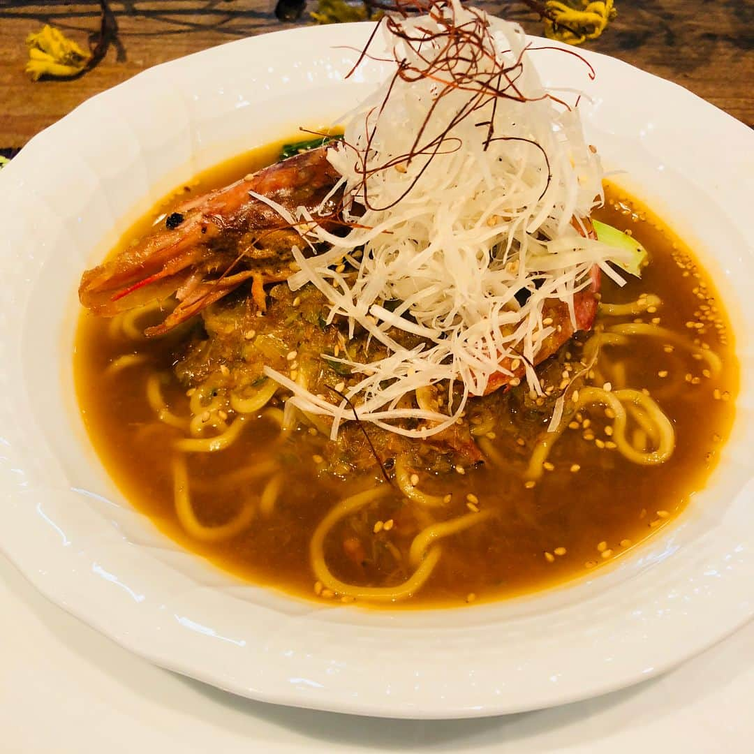 上田桃子さんのインスタグラム写真 - (上田桃子Instagram)「久しぶりの料理教室🍴🥂 魚介と夏野菜のオードブル 牛肉のチンジャオロースソース たことオクラのねばねばサラダ アスリートラーメン！桜海老満載！ マンゴーモヒートアイス  体に良い中華メニューでした♡ #トレフルキッチン#恵比寿#趣味#料理教室#栄養学#幸せ#食#素材#旬#知る事から」5月29日 16時39分 - momoko3030