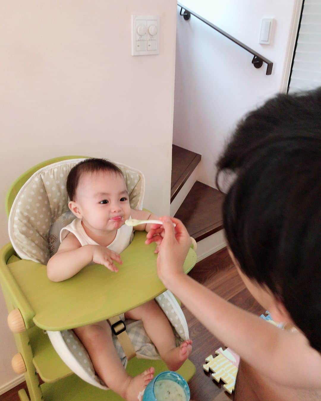 川崎希さんのインスタグラム写真 - (川崎希Instagram)「ヨーグルトおかわり🐄💓💓💓 #babyboy  #離乳食 #ヨーグルト」5月29日 17時02分 - kawasakinozomi