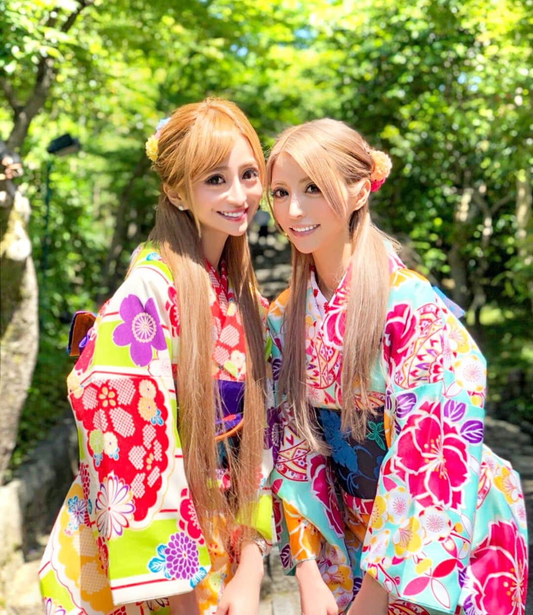 一条響さんのインスタグラム写真 - (一条響Instagram)「着物全身バージョン💛👘💛 ， 京都またゆっくり行きたい⛩💞 ， ちゃっかり商売繁盛のお守り買いました🙇🏼‍♀️笑 ， #京都#八坂神社#着物#kimono#愛沢えみり#一条響#キャバ嬢#twins#思い出#癒し#商売繁盛#ちゃっかり✌🏻」5月29日 21時19分 - ichijyo_hibiki