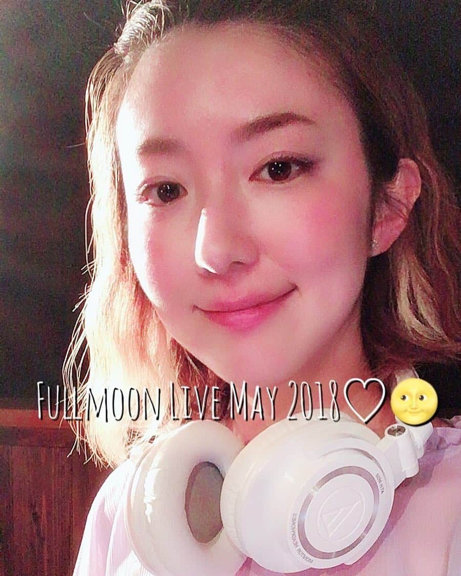 YUKA さんのインスタグラム写真 - (YUKA Instagram)「Fullmoon Live ご視聴ありがとうございました♡ またライブでお会いしましょう✨✨🌿 #fullmoon #live #moumoon #flyways」5月29日 22時22分 - yukamoumoon