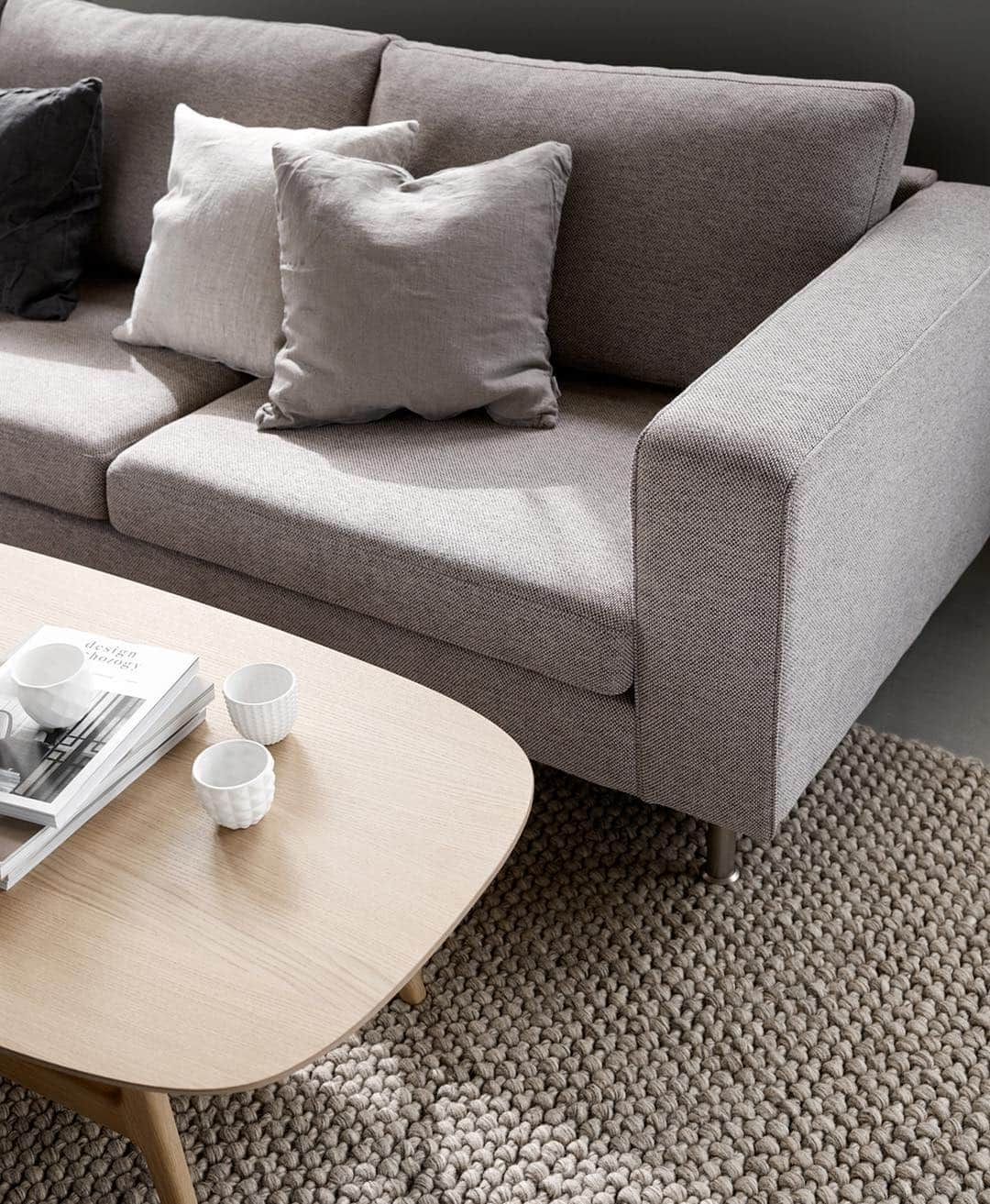 BoConceptさんのインスタグラム写真 - (BoConceptInstagram)「Straight lines and sublime comfort. When customized in neutral tones, the Indivi 2 sofa is true contemporary elegance.⠀ ⠀ #BoConcept #homeinterior #scandinavianstyle #interiordecor #designlovers #modernfurniture #sofa」5月30日 0時22分 - boconcept_official