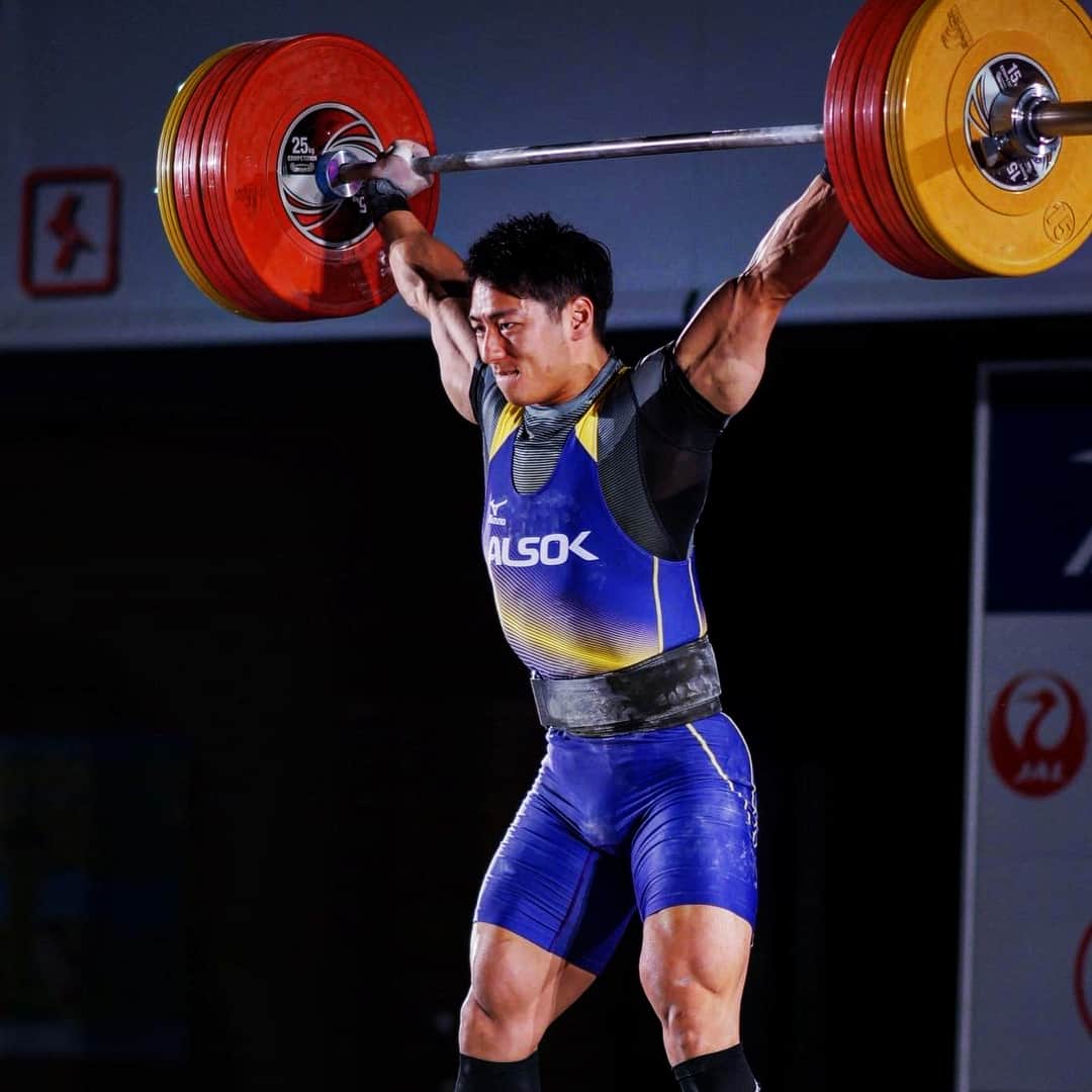 山本俊樹のインスタグラム：「いつもかっこいい写真ありがとうございます @weightlifting  @weightlifting  @weightlifting  #weightlifting #snatch #cleanandjerk #squat #deadlift #nikeromaleos3 #SBD #CHRIO #LiftersHigh #CandK #耐えて勝つ #九苦に一勝 #ウエイトリフティング #重量挙げ #山本俊樹 #hookgrip」