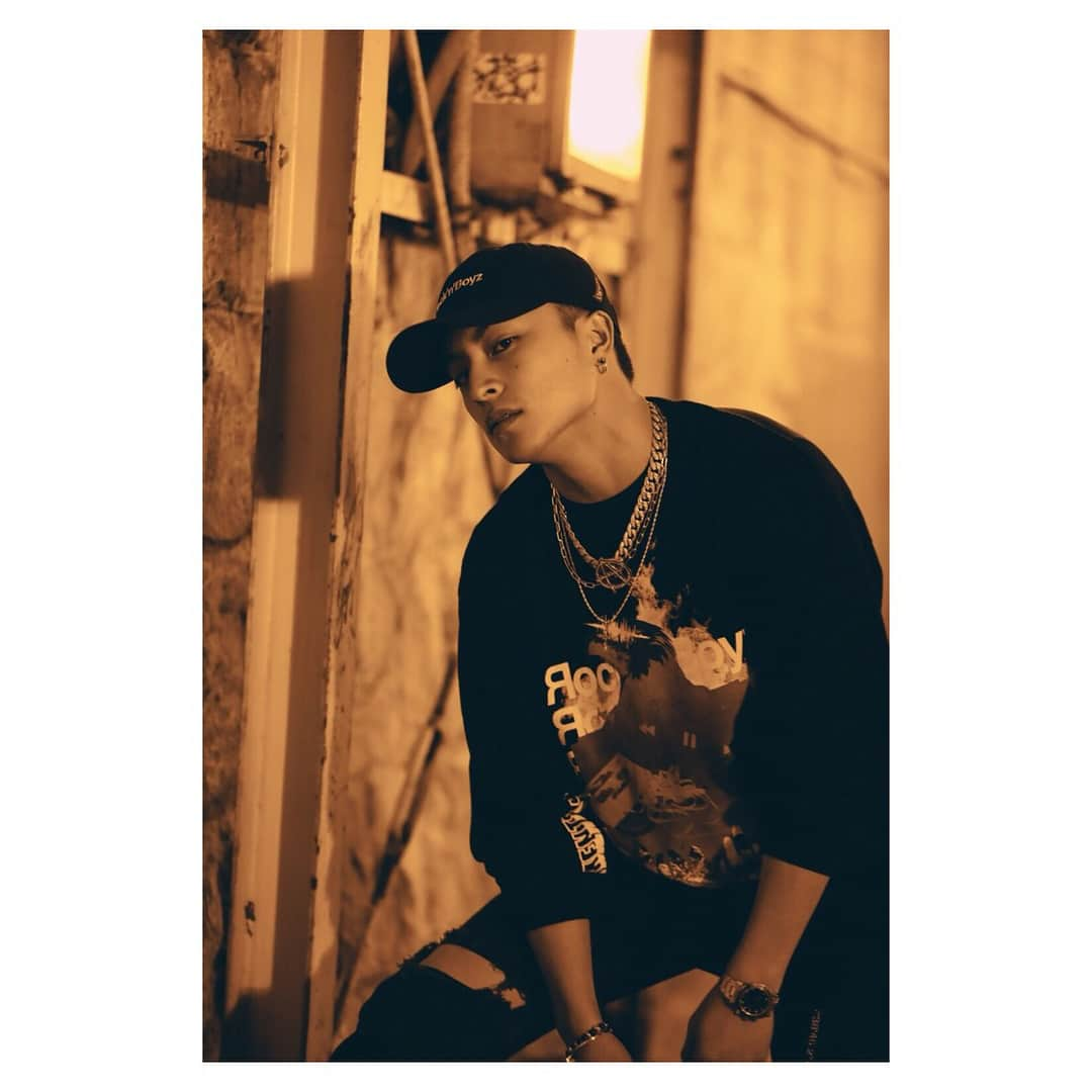 白濱亜嵐さんのインスタグラム写真 - (白濱亜嵐Instagram)「Time has come. 🔊Яocknboyz🔊 @24karatsofficial  #Яocknboyz #ニーヨン」5月30日 13時27分 - alan_shirahama_official