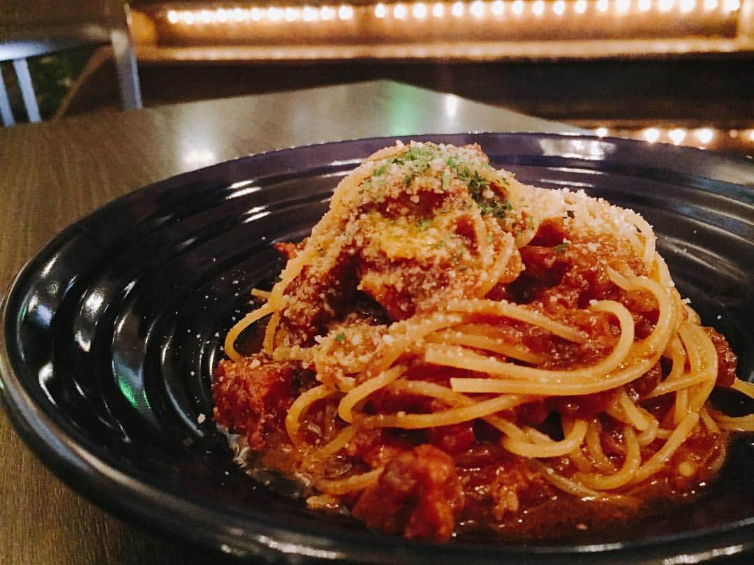 GREEN HOUSE cafeのインスタグラム：「おはようございます♪  本日ディナータイム、 ソファ席貸切の為、ロフト席とテーブル席のみ通常営業です！ お席に限りがありますのでお早めにご来店くださいませ！  本日もご来店お待ちしております♪   #greenhouse#greenhouseaqua#greenhousesilva#kobe#神戸#神戸観光#三ノ宮#cafe#カフェ#ラテアート#虎吉#グリーンハウス #ハウスアクア #グリーンハウスシルバ#ウェディング#wedding #2次会#緑#カフェ巡り#カメラ部#スタッフ募集#シフォンパフェ#神戸カフェ#神戸ランチ#ルミナリエ#神戸イルミネーション#神戸スイーツ#神戸デート」