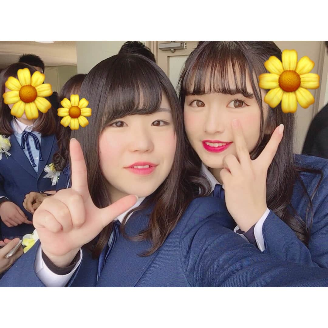 青木菜花さんのインスタグラム写真 - (青木菜花Instagram)「. . 高校生に戻りたーい😖 JKって無敵だよね制服着てるだけで可愛いよね制服着たい、、、笑  もう卒業してから3ヶ月たつなんて、、 あ、そういえばインスタに卒業式の写真1枚も載せてなかったかも？笑 . . #卒業式 #制服 #jk #love #instalike #l4l #followme」5月30日 19時12分 - nanoka_0711