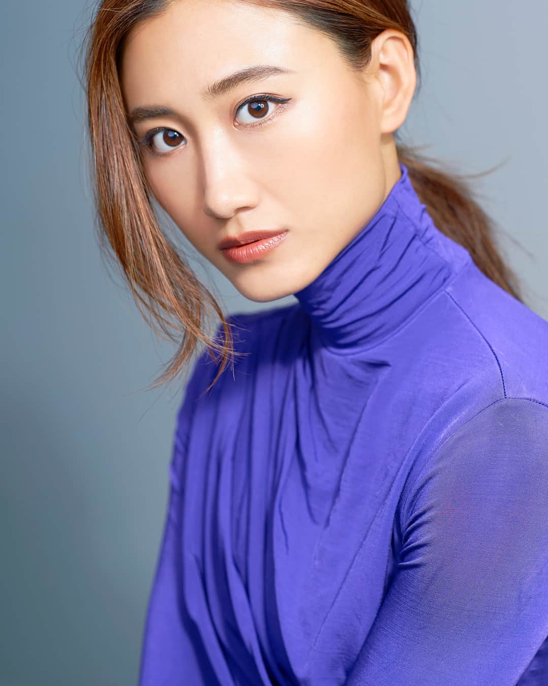 白雪のインスタグラム：「I don't have a party tonight🤪この服いつ着るの？って思ってたけど、役に立ちました☺️笑  Photo : @maru_1111  H&M : @mari_o116」