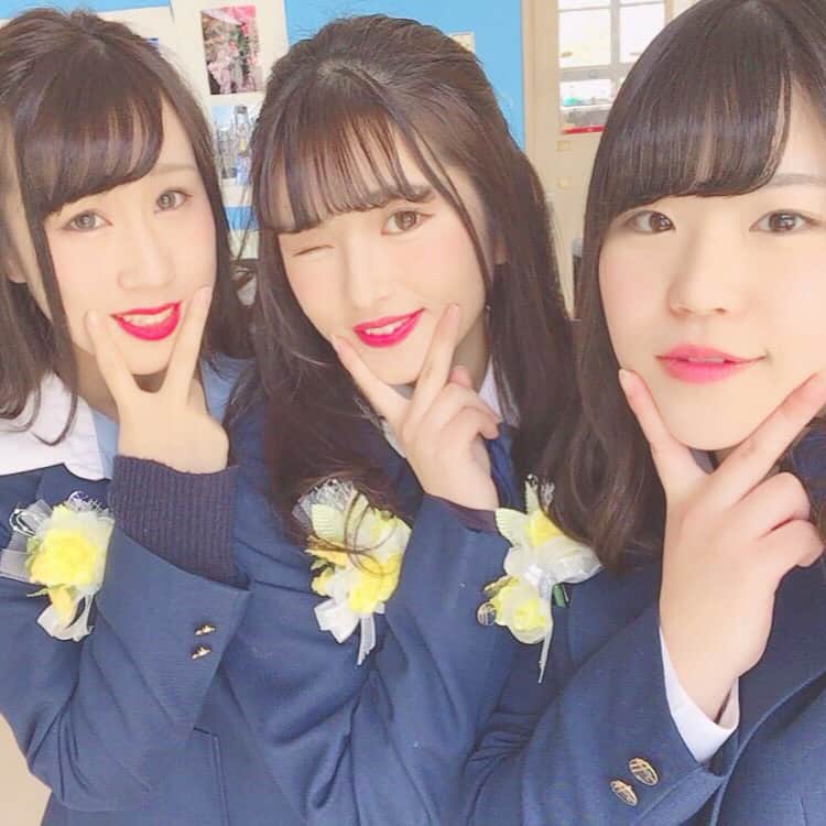 青木菜花のインスタグラム：「. . 高校生に戻りたーい😖 JKって無敵だよね制服着てるだけで可愛いよね制服着たい、、、笑  もう卒業してから3ヶ月たつなんて、、 あ、そういえばインスタに卒業式の写真1枚も載せてなかったかも？笑 . . #卒業式 #制服 #jk #love #instalike #l4l #followme」