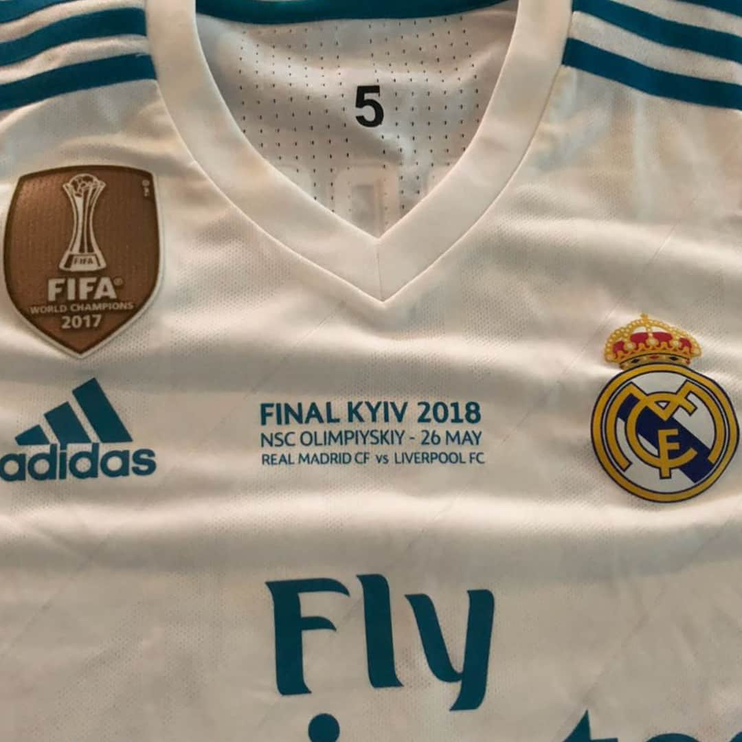 トニ・クロースさんのインスタグラム写真 - (トニ・クロースInstagram)「Anyone interested in my matchworn @championsleague final boots and a prepared jersey from last saturday? https://www.unitedcharity.de/Auktionen/Toni-Kroos-CL-Schuhe」5月30日 19時52分 - toni.kr8s