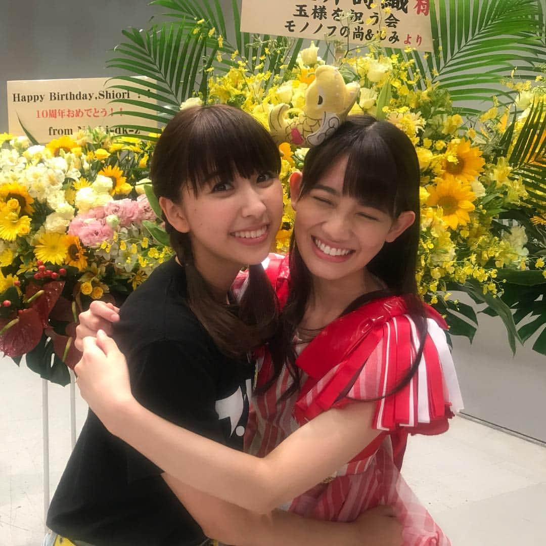 秋本帆華さんのインスタグラム写真 - (秋本帆華Instagram)「. しおりーーーん💛  #フジテレビNEXT #坂崎幸之助のももいろフォーク村 #ほぼたまい音楽祭 #シングルベッドはせまいのです #玉井詩織 さま #少し早いけど #happybirthday  今夜24:00〜時差放送もありますっ♪ しおりんとシングルベッドなら大歓迎🙈❤️」5月30日 22時05分 - honoka_akimoto_official