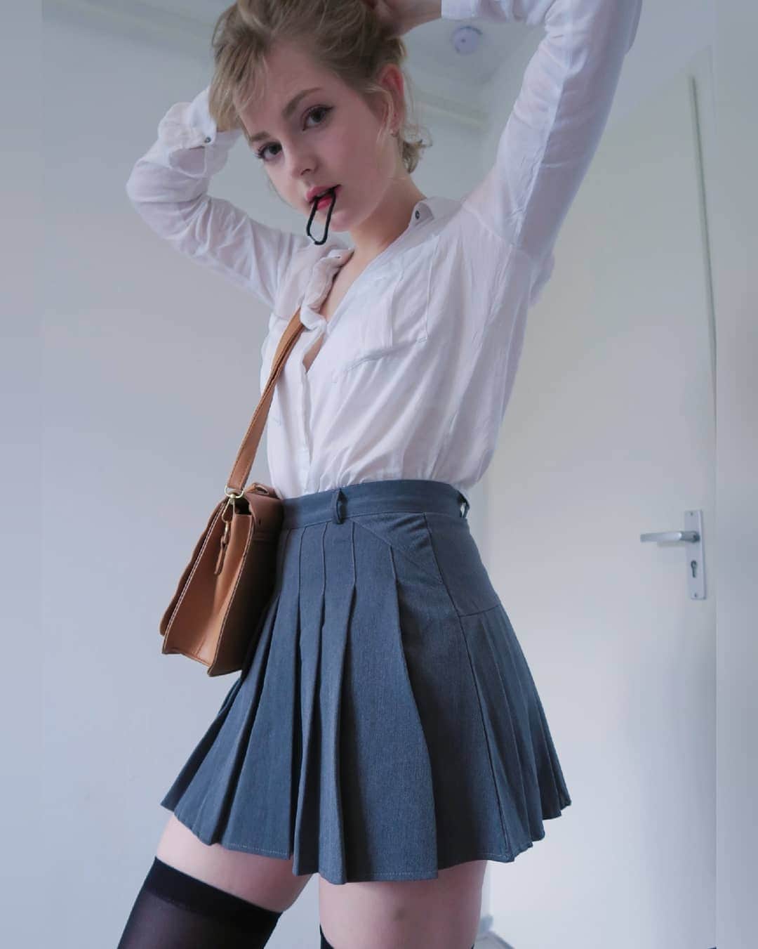 Ella Freyaのインスタグラム：「Is everyone done with school yet?  Skirt and bag are from @youvimi (quote "ellafreya" for 10% off!) Full photoset is on my Patreon. The link is in my bio 😄」