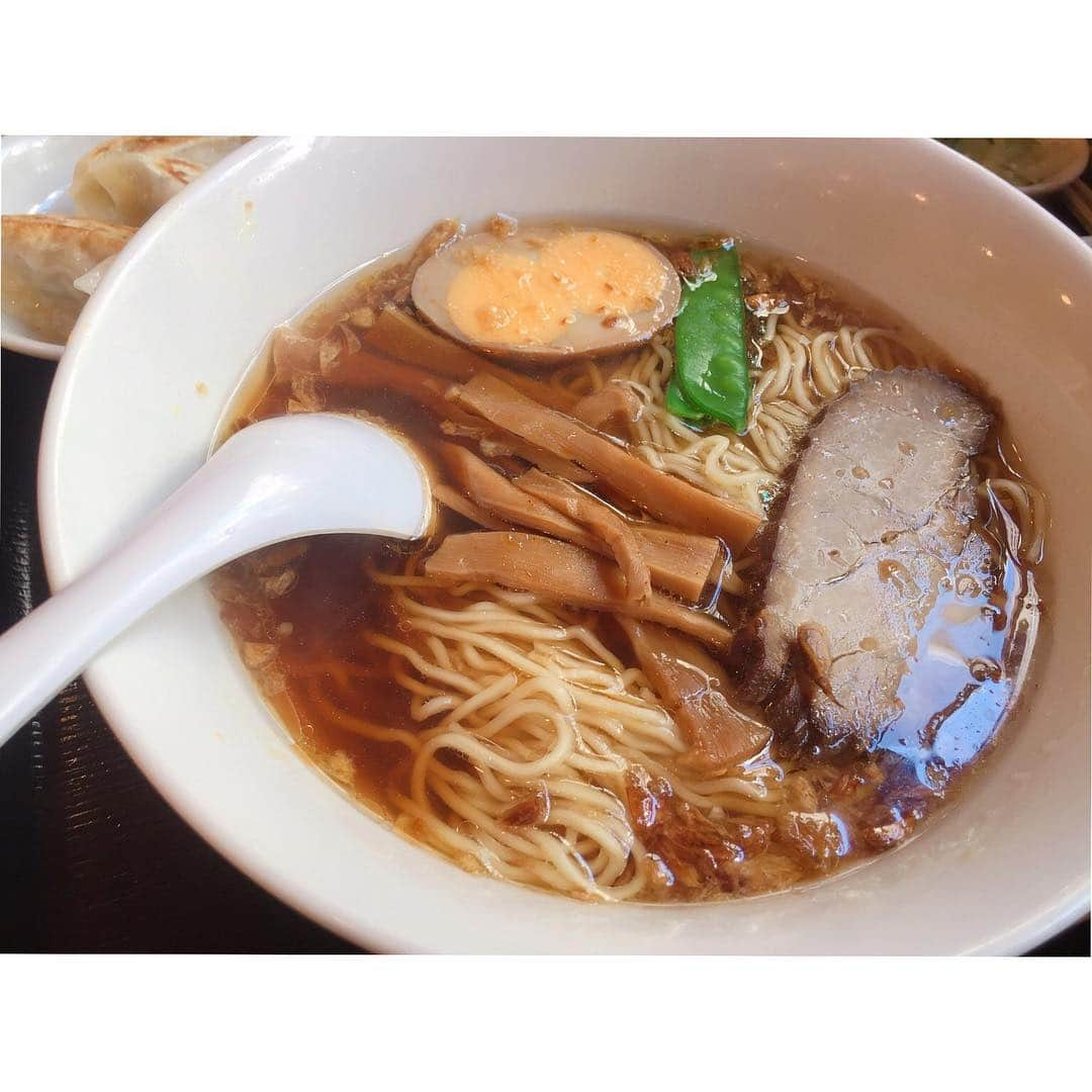 宮田聡子さんのインスタグラム写真 - (宮田聡子Instagram)「らーめん先生にラーメン連れてってもらった🍜 恵比寿のちょろり。 美味しかった…」6月14日 17時14分 - miyatasatoko