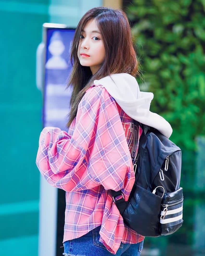 のインスタグラム：「생일 축하합니다 ♡ Happy Birthday ! 生日快樂 ！ お誕生日おめでとうございます #HAPPYTZUYUDAY #TZUYU #TWICE #쯔위 #트와이스」