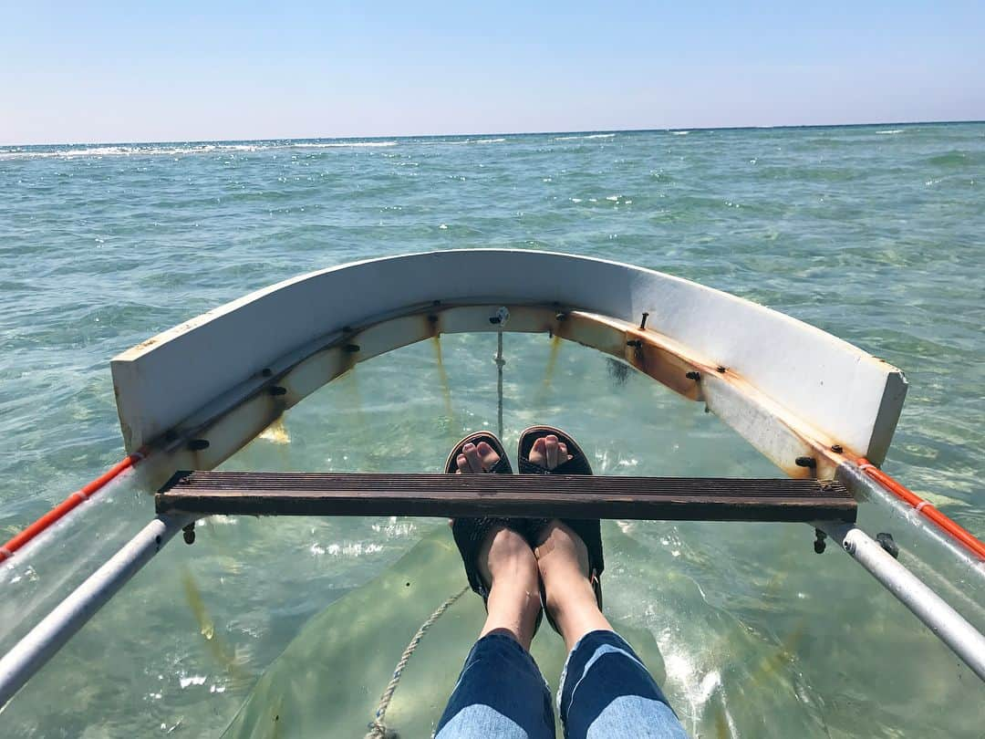 泉見祐希さんのインスタグラム写真 - (泉見祐希Instagram)「綺麗な海でプカプカ〜🚣‍♀️ 海水浴しにまた行きたいな😊 . ▷@kto_fukuoka #ハンダム海岸 #透明カヤック #visitjeju #はなまるチェジュ  #春香るチェジュ #韓国観光公社 #제주도」6月14日 16時01分 - yuuki_izumi_