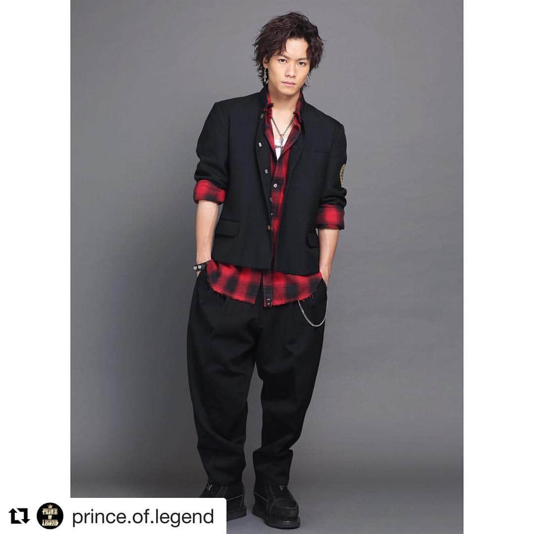 THE RAMPAGE from EXILE TRIBEさんのインスタグラム写真 - (THE RAMPAGE from EXILE TRIBEInstagram)「#Repost @prince.of.legend with @get_repost ・・・ . ⚜️⚜️王子紹介⚜️⚜️ . 🤴京極 竜 (きょうごく りゅう) #ヤンキー王子弟 #Team京極兄弟 #チームカラーは赤🚩 . 兄・尊人を支える弟。 しっかり者だが甘え上手🐉 憧れの人 : 兄貴  好きな食べ物 : 唐揚げ、白ご飯 . #川村壱馬 #princeoflegend」6月14日 16時28分 - the_rampage_official