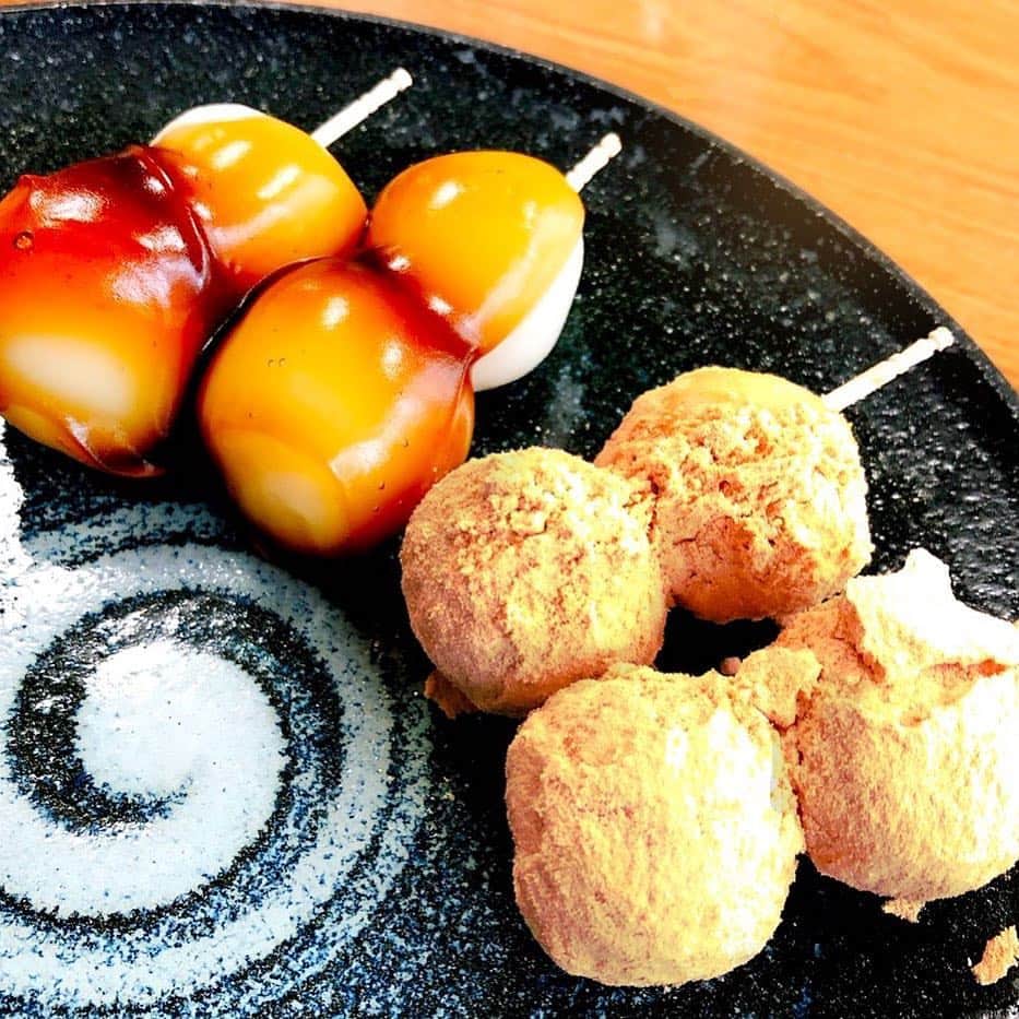 幸田商店（オフィシャル）さんのインスタグラム写真 - (幸田商店（オフィシャル）Instagram)「弊社のだんごの粉を使用して作りました！ もちもちとした食感で食べ応えがあります  からだきなこ 黒ごまアーモンドきなことも相性バツグンです(＊´◇`＊) #幸田商店  #からだきなこ  #だんご  #おやつ」6月14日 16時40分 - koutashouten