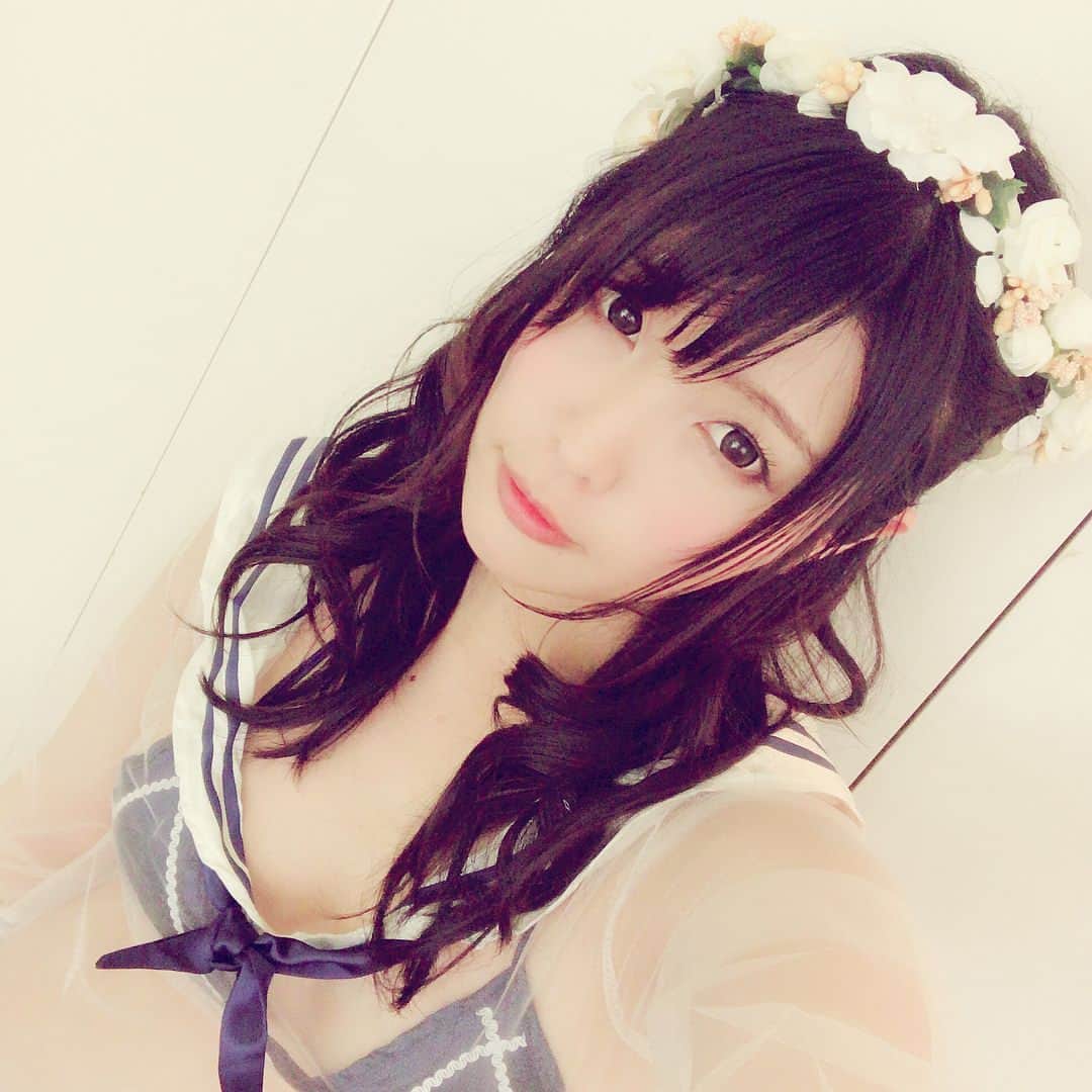 新村あかりのインスタグラム：「アロマ企画さんで撮影でした！海空花 ちゃんと共演だったよ😘🍒 @misora_hana  #新村あかり #海空花」