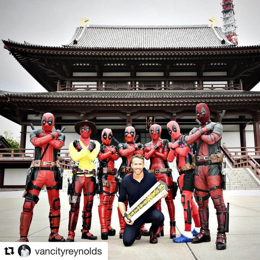 デッドプールのインスタグラム：「ライアン・レイノルズちゃん、日本ツアーを大満喫するの巻‼️ #デップー2 #Repost @vancityreynolds Holy shit, Japan! Best cosplayers on earth. Best place to end the #deadpool2 tour. I’m buying an apartment in Tokyo and starting a secret life immediately. Thank you 🇯🇵🇯🇵🇯🇵 #デッドプール」