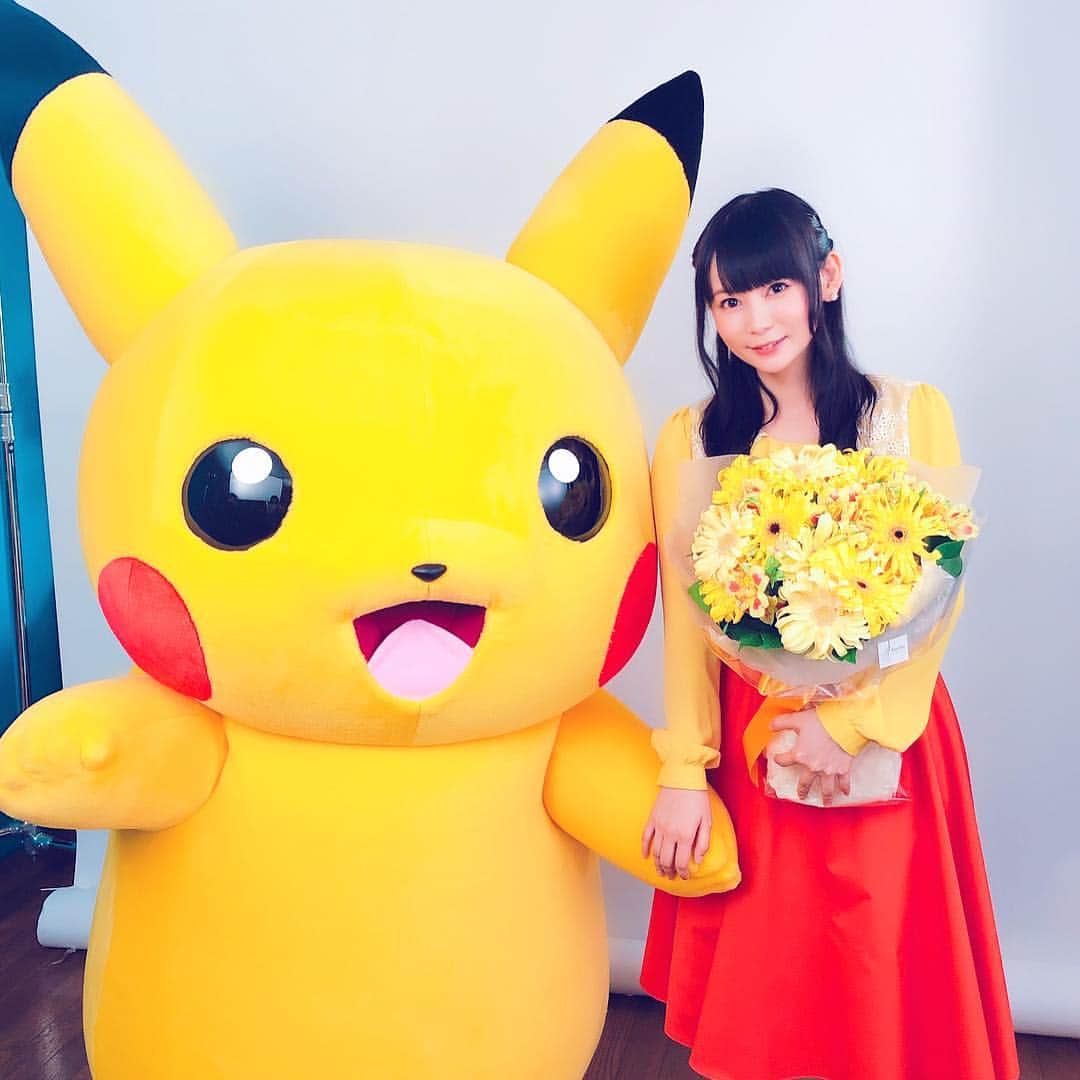 中川翔子さんのインスタグラム写真 - (中川翔子Instagram)「ピカチュウと某撮影♪ #中川翔子 #しょこたん #ピカチュウ #pikachu #ポケモン #pokemon #pokemongo」5月31日 11時25分 - shoko55mmts