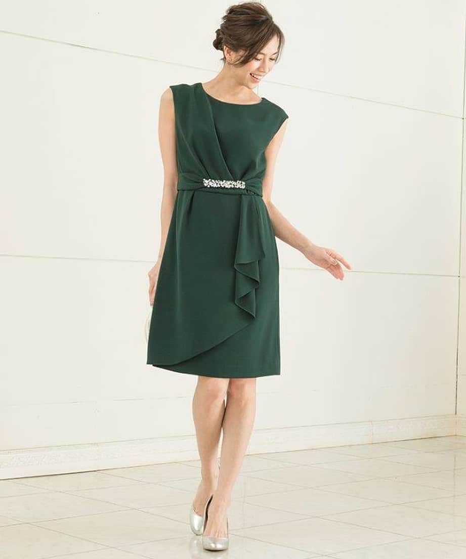 HARYU (ハリュ)のインスタグラム：「《Dress  Collection》﻿﻿ ﻿﻿ サイドタックラッフルドレス﻿ ¥28.000＋tax﻿﻿ ﻿﻿ #haryu #ハリュ #ドレス #dress #結婚式 #結婚式コーデ #結婚式お呼ばれ #結婚式ヘアアレンジ #二次会 #二次会ドレス #二次会コーデ #二次会ヘア #二次会ワンピース #お食事 #お食事会 #パーティー #パーティードレス @konno_yuri さん」