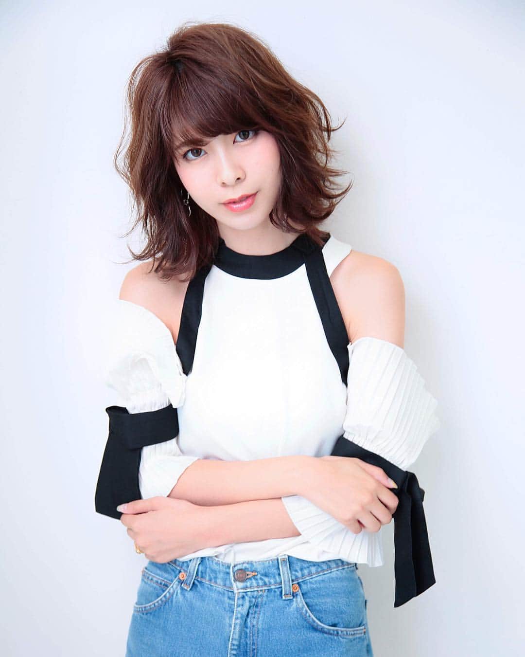 Kai Sonodaのインスタグラム：「styling by @kaisonoda  hair make Happiness 高の原店 tell 0742710009 ←お問い合せはこちらから♫ ↓ブログ↓ kaisonoda.com ↓facebook↓ https://m.facebook.com/sonodakai ↓twitter↓ twitter.com/sonodakai  #kai #hairstyle #撮影 #関西サロモ #奈良から発信 #まさに神業 #美容発信 #happiness #ハピネス高の原 #奈良 #奈良有名サロン #奈良カット上手い #前髪パーマ #鉄板にかわいい #園田海 #奈良お釈迦わ部  #撮影 #ハピネス」