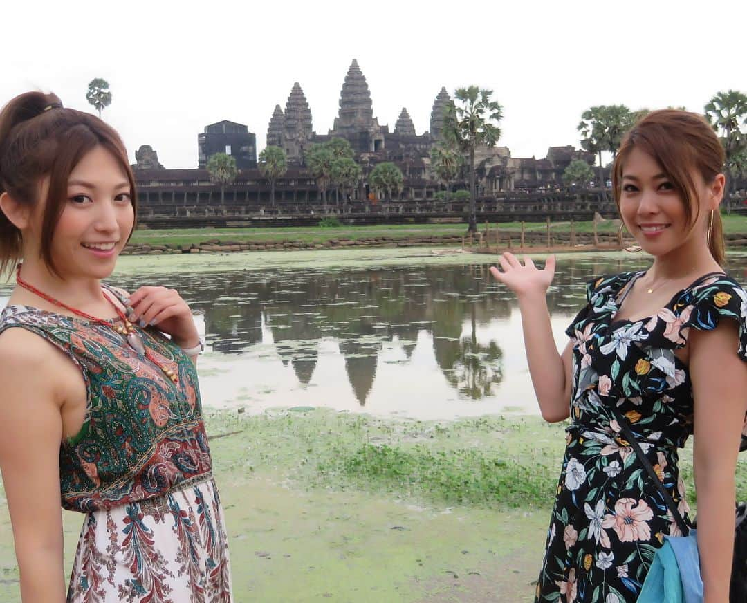 市原彩花さんのインスタグラム写真 - (市原彩花Instagram)「Angkor What!? ミニチュア発見😂 本物は４枚目から😊 #angkorwat#カンボジア#Cambodia#シェムリアップ#siemreap#アンコールワット#angkor#遺跡#モデル#model#水着#swimwear#ビキニ#bikini#オフショル#オフショルビキニ#カンボジア旅行#カンボジア観光 . RQ界きっての(？)フリーダムコンビで今回カンボジアに♪ フリープランだったけど、送迎してくれた女性ガイドさんが優しくてその場でツアー申し込み🙋 オフシーズンで空いてるし天気良いし物価安いしご飯外れないし、最高で〜す＼(^o^)／ #あーキムコンビ  #レースクイーン」5月31日 18時54分 - ayaka_ichihara