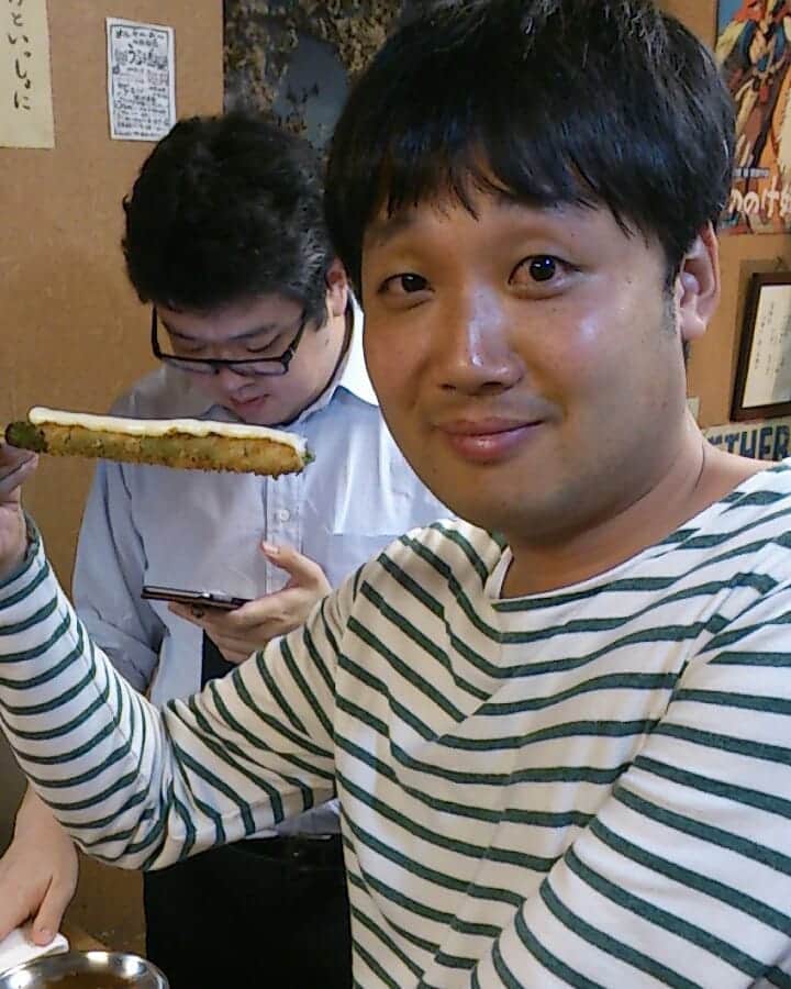 吉本拓さんのインスタグラム写真 - (吉本拓Instagram)「芸人調べ収録終わりにキンタマ兄さんと、立ち飲み。」5月31日 21時12分 - daitakutaku
