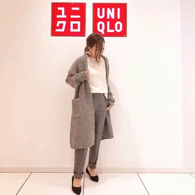 のインスタグラム：「❤︎❤︎❤︎ @uniqlo 2018A/W Collection 今日は、#ユニクロ の秋冬展示会にもお伺いして来ました。 ・ ・ 大好きなUNIQLO。 秋冬も欲しいもの沢山見つけてしまいました(*´˘`*)♡ ・ ・ ・ 最初の2枚の写真で着ているコーディガン。 ざっくり具合とシルエットがすごーく好きな感じ✨✨ そして、最後2枚の写真で着ているワンピースも、 ふんわりゆったりシルエットがめちゃくちゃ可愛い！ この２つは確実に購入決定です👌🏻🎶 ・ ・ 他にもテーパードシルエットのチノパンが、 シルエット綺麗そうで気になりました。 毎回大人気の#uniqlou は、 秋冬は鮮やかカラーが目を惹きましたよ💜💙💚 ・ ・ @uniqlo_ginza  #uniqlo#uniqlolifewear #uniqlo_partners#uniqlofans  #uniqloginza#uniqloginza2018aw #コーデ#コーディネート#outfit#ootd#ootd_kob#mineby3mootd#シンプルコーデ#大人カジュアル#プチプラコーデ#大人女子コーデ#locari#ロカリ#beaustagrammer#ビュースタグラマー」