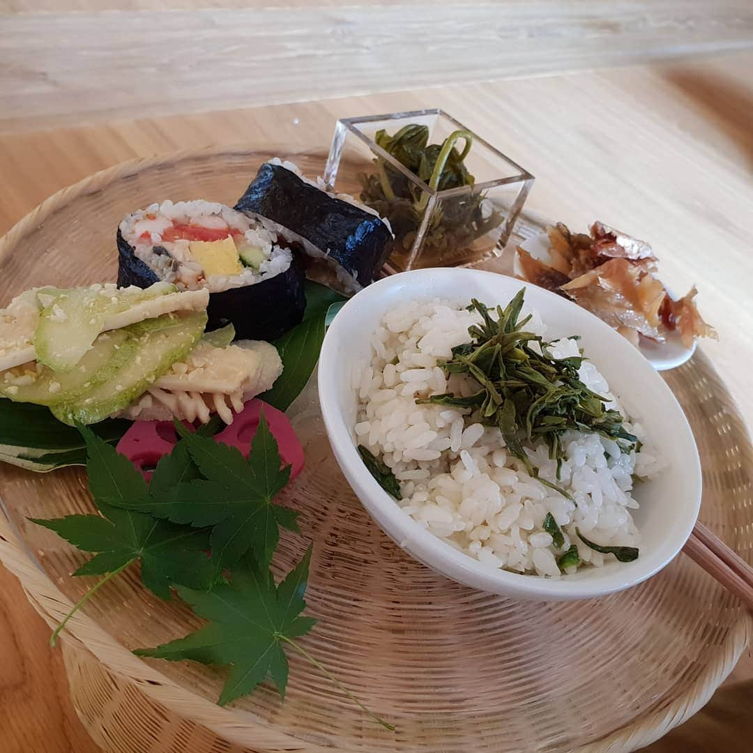 チョン・ヘビンさんのインスタグラム写真 - (チョン・ヘビンInstagram)「아름다웠던 곳에서 차회🍵🌿 #다도 #힐링 #고요 #평안 #만족」6月1日 13時53分 - heavenbin83