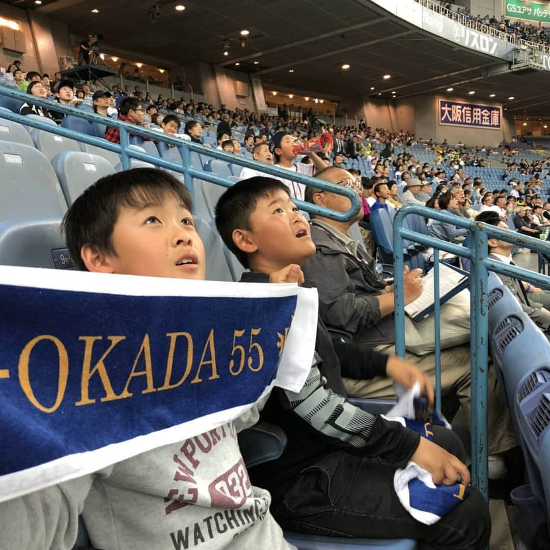 T-岡田（岡田 貴弘）さんのインスタグラム写真 - (T-岡田（岡田 貴弘）Instagram)「夢シート 2018 今年も子どもたちを招待させていただいてます⚾  今年のタオルはネイビーです！ 招待させていただいたみんなにプレゼントしてます🎁  #Tー岡田夢シート#Tー岡田 #夢シート #野球 #プロ野球 #観戦 #オリックスバファローズ #野球少年 #野球少女 #野球好きになってね」6月1日 15時14分 - okada_takahiro_official