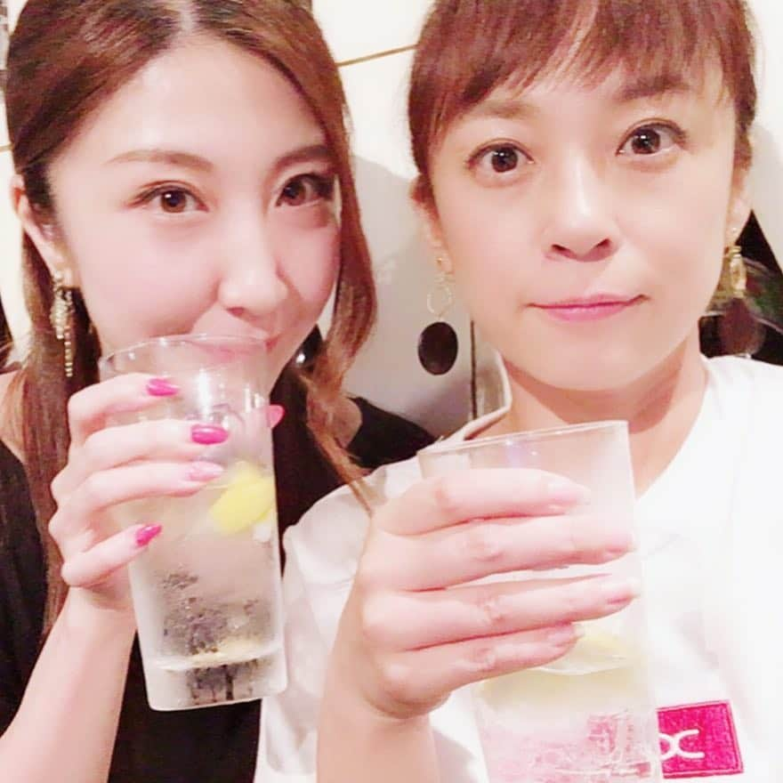 西丸優子さんのインスタグラム写真 - (西丸優子Instagram)「お久しぶりです笑笑  #佐藤仁美 #喋りすぎてのど痛い」6月1日 16時41分 - yukonishimaru