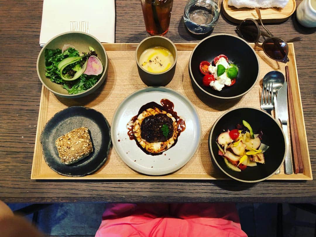 笛木優子のインスタグラム：「Lunch 🥙  今日はあなたには帰る家がある 第8話です👩‍👧 ぜひ見て下さい💘」