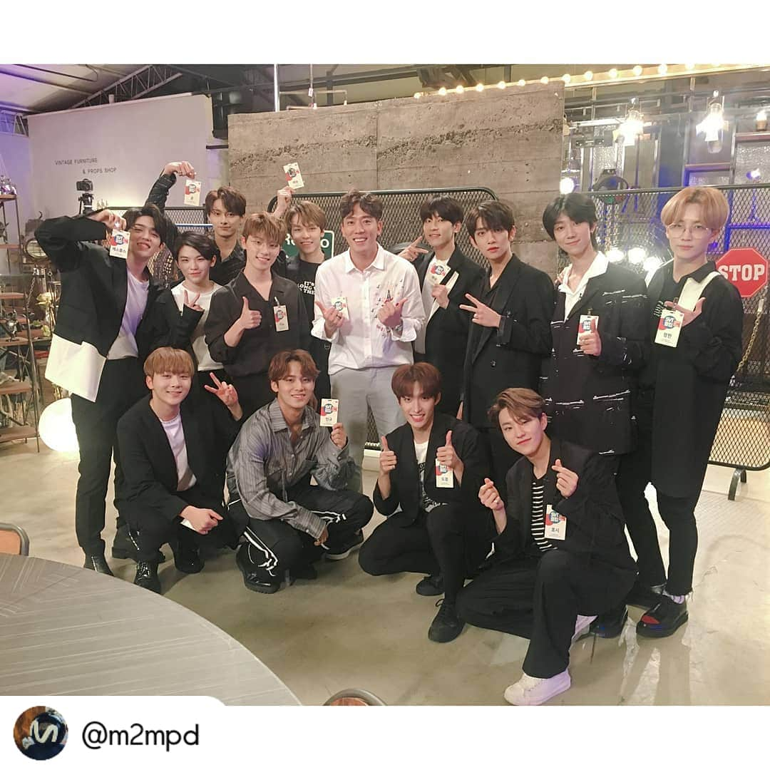 SEVENTEENさんのインスタグラム写真 - (SEVENTEENInstagram)「@m2mpd 그동안 #SVT클럽 을 시청해주신 모든 분들 감사드립니다 🙏🏻 13명의 세븐틴 멤버들과 환이형, 그리고 캐럿들까지! 우리 모두 웃으며 안녕해요 안뇨어어엉 😭🤧🤣 ㅤ #엠피디의 #하트탈탈타임 #끝날때까지끝난게아니다 #SVT클럽_뽀에버 #SEVENTEEN #세븐틴 @saythename_17」6月1日 19時35分 - saythename_17