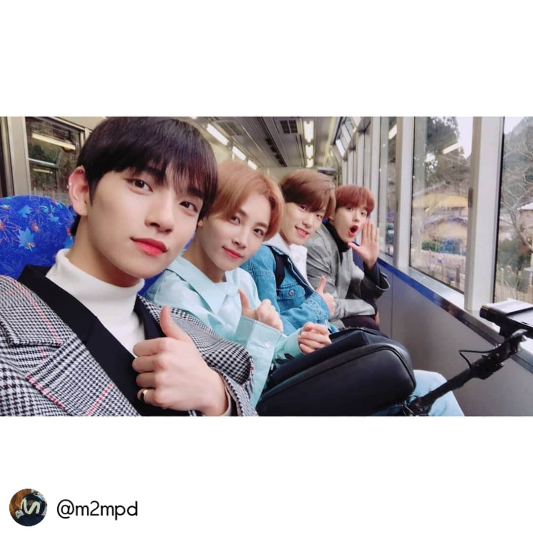 SEVENTEENさんのインスタグラム写真 - (SEVENTEENInstagram)「@m2mpd 그동안 #SVT클럽 을 시청해주신 모든 분들 감사드립니다 🙏🏻 13명의 세븐틴 멤버들과 환이형, 그리고 캐럿들까지! 우리 모두 웃으며 안녕해요 안뇨어어엉 😭🤧🤣 ㅤ #엠피디의 #하트탈탈타임 #끝날때까지끝난게아니다 #SVT클럽_뽀에버 #SEVENTEEN #세븐틴 @saythename_17」6月1日 19時35分 - saythename_17