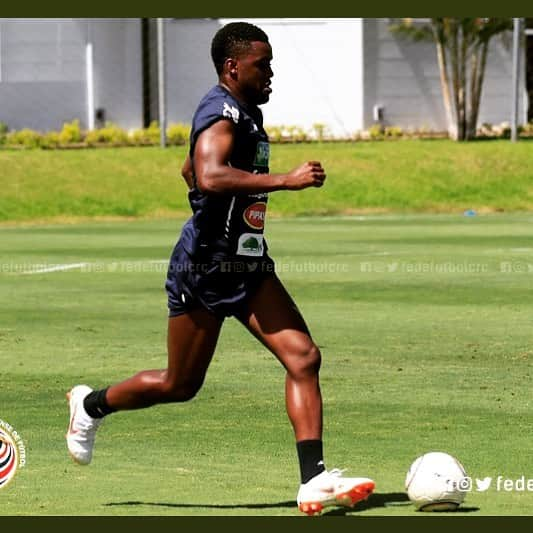 ジョエル・キャンベルさんのインスタグラム写真 - (ジョエル・キャンベルInstagram)「Preparando el Primer amistoso 👌🏿⚽️🥅🇨🇷」6月2日 6時29分 - jou_campbell