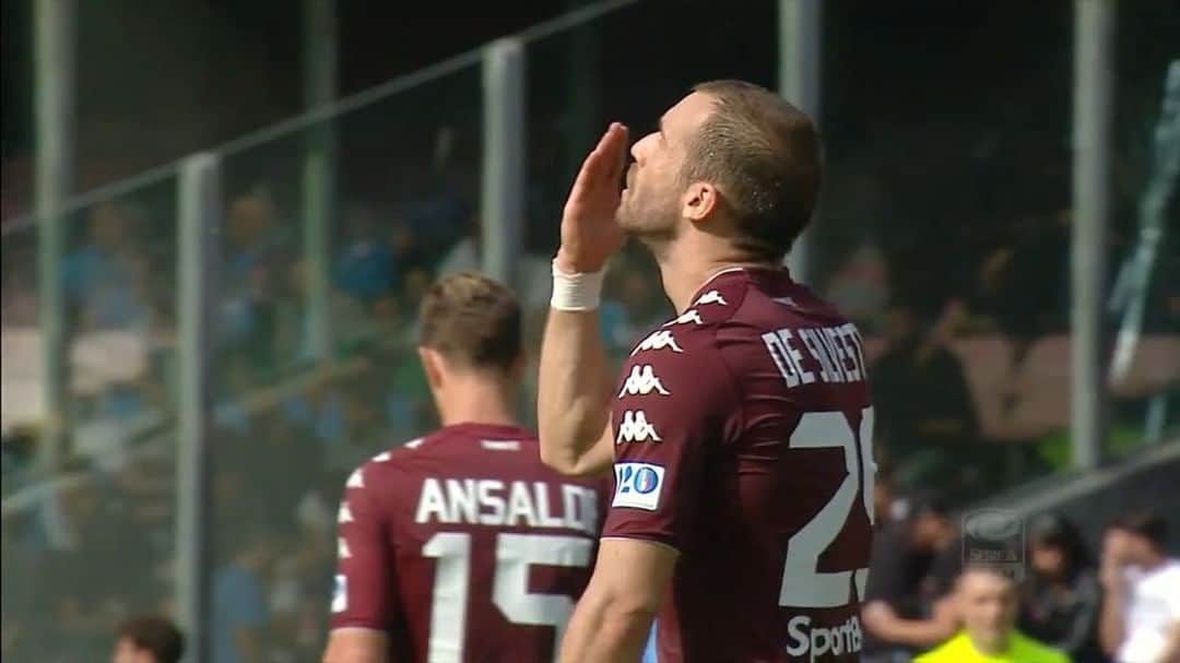 ロレンツォ・デ・シルヴェストリのインスタグラム：「Molto contento e orgoglioso della stagione appena conclusa in maglia granata,ora è il momento di ricaricare le batterie in vista della prossima! 💪🏻⚽️🔥 Very happy and proud of the season just ended in the grenade jersey, now is the time to recharge the batteries in view of the next one! 💪🏻⚽️🔥 #Torino #ilovethisgame #hardwork #passion  Video made by @lorenzo.rapetti」