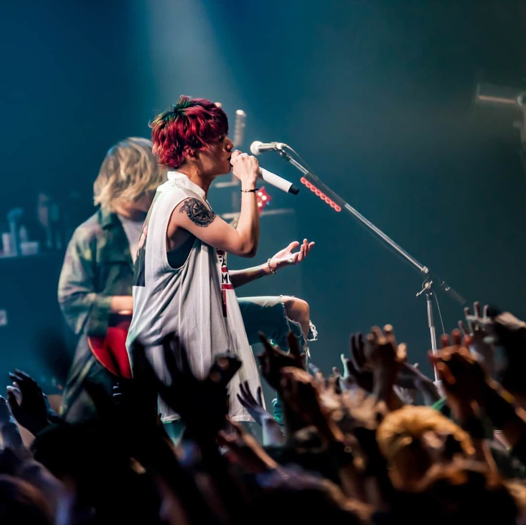 MY FIRST STORYさんのインスタグラム写真 - (MY FIRST STORYInstagram)「Thank You! INTACT RECORDS TOUR 2018!  Next....6/6 BIGCAT OSAKA,6/7 DIAMOND HALL NAGOYA  Photo by Takashi Konuma #myfirststory #マイファス #INTACTTOUR2018」6月2日 9時00分 - myfirststoryofficial