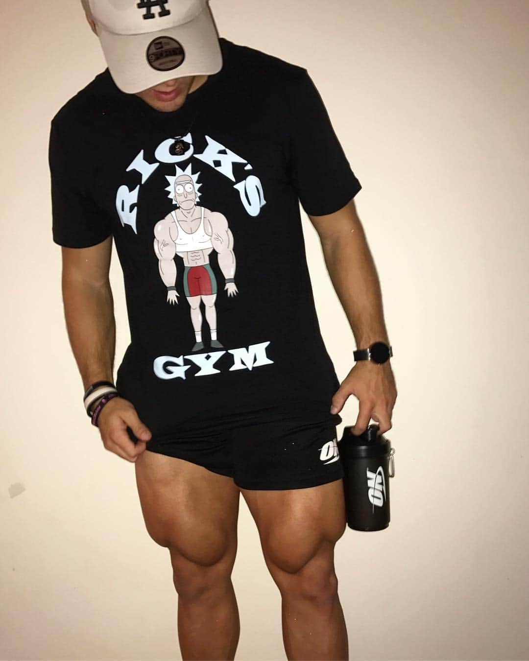 トレ・ウィリアムズのインスタグラム：「Legs are riggity riggity wrecked son! @optimumnutrition.au」