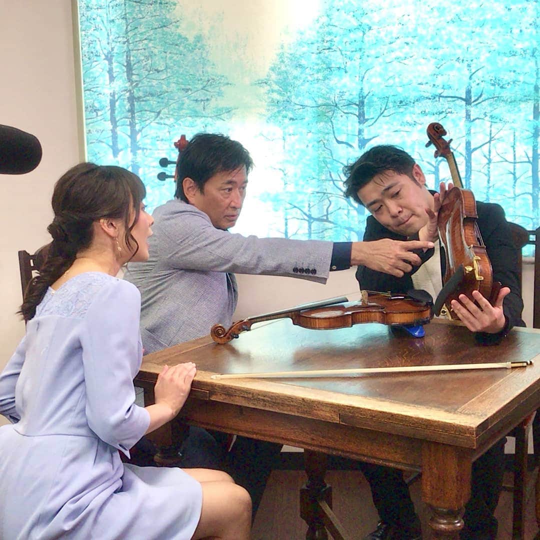 藤岡幸夫のインスタグラム：「本日２日(土曜)の「エンターザミュージック」ＢＳジャパン２３時半～ は関西フィルコンサートマスターの岩谷祐之さん！岩谷さんの名器グァルネリ・デルジェスを調整している工房LIUTERIA GENGを訪問して楽しかった。 関西フィルとのタイスの瞑想曲や死の舞踏もお届けします！詳細は番組ホームページで！」