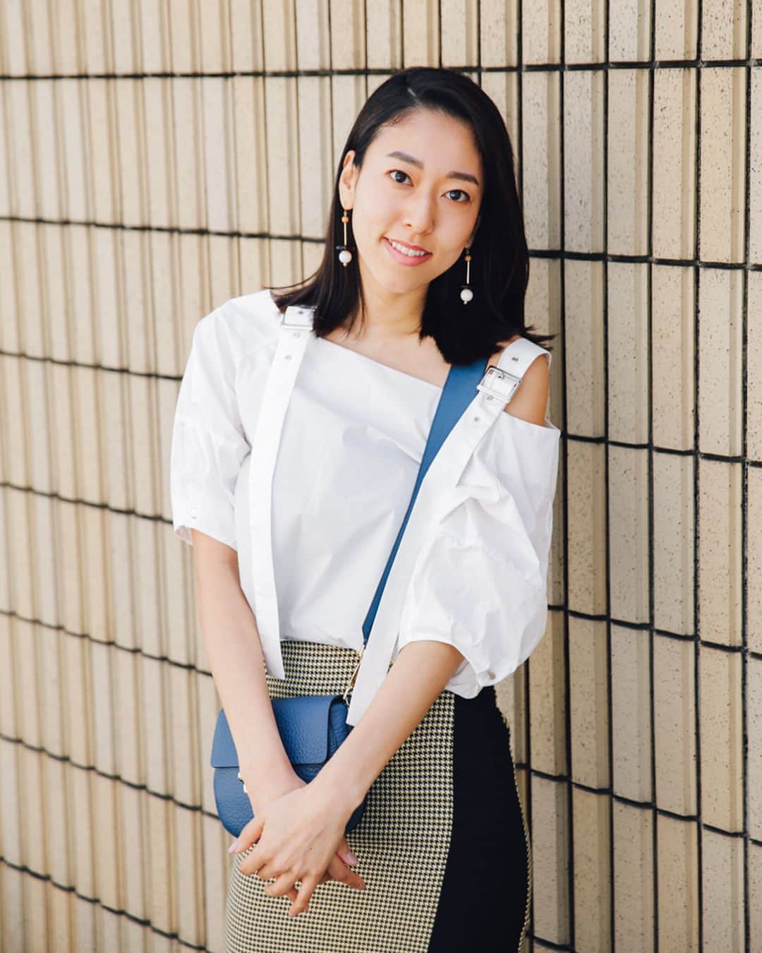Fashionsnap.comさんのインスタグラム写真 - (Fashionsnap.comInstagram)「: Name 南 愛梨 Shirt #JEANASIS Skirt #OUTROSOL Bag #FURLA Shoes #COMINGATTRACTIONS  #fashionsnap #fashionsnap_women」6月2日 18時55分 - fashionsnapcom