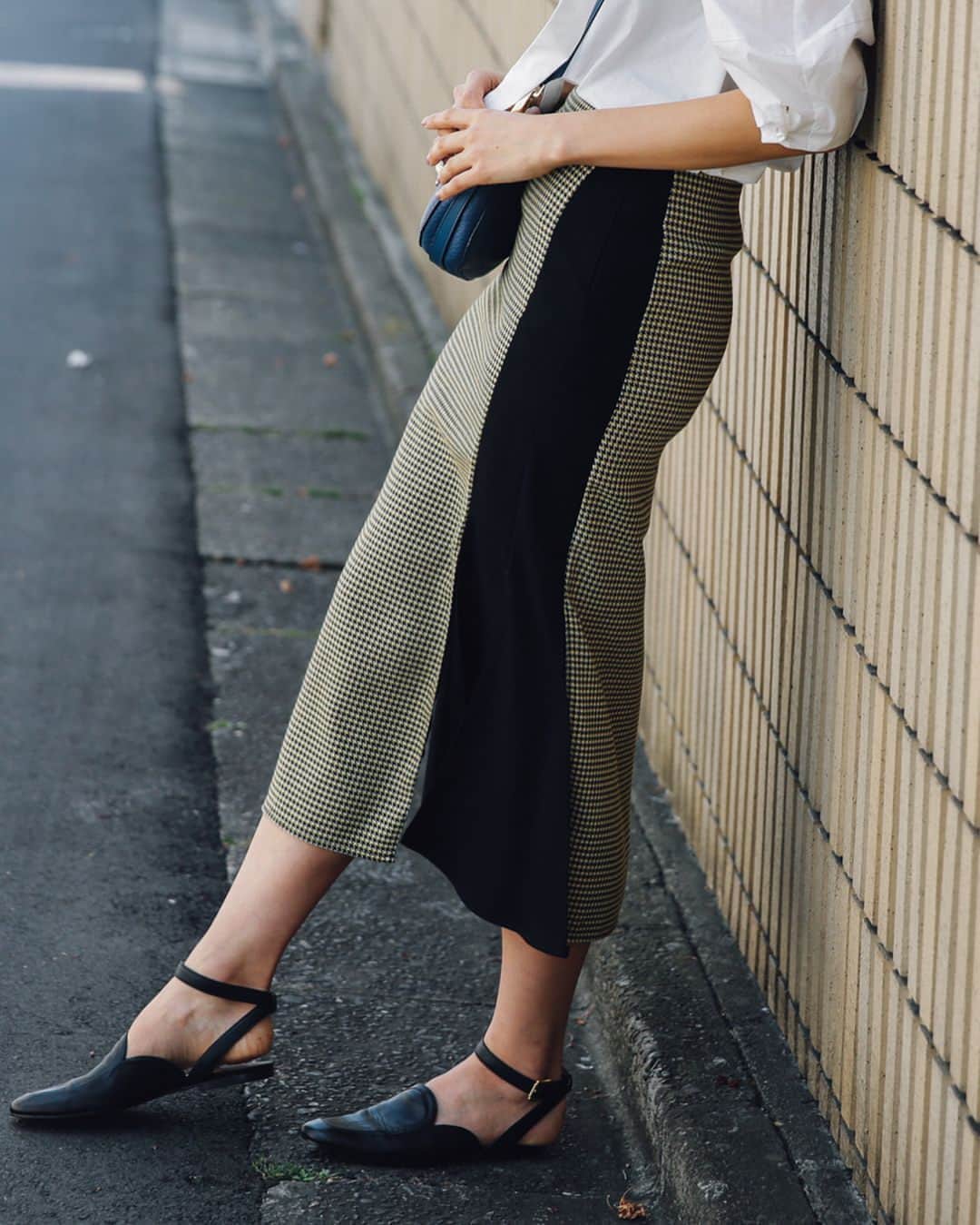Fashionsnap.comさんのインスタグラム写真 - (Fashionsnap.comInstagram)「: Name 南 愛梨 Shirt #JEANASIS Skirt #OUTROSOL Bag #FURLA Shoes #COMINGATTRACTIONS  #fashionsnap #fashionsnap_women」6月2日 18時55分 - fashionsnapcom
